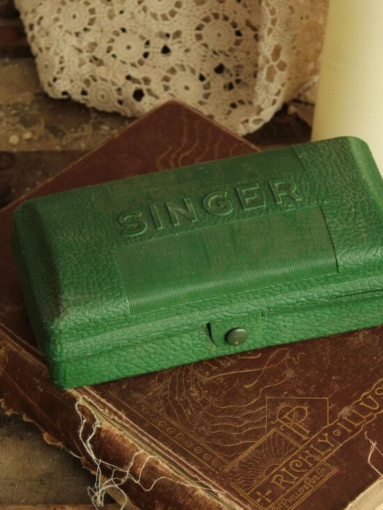 Singer Other - Vintage 1940s Singer Buttonholer Model #160506 Complete Kit, Manual and Case 5 C